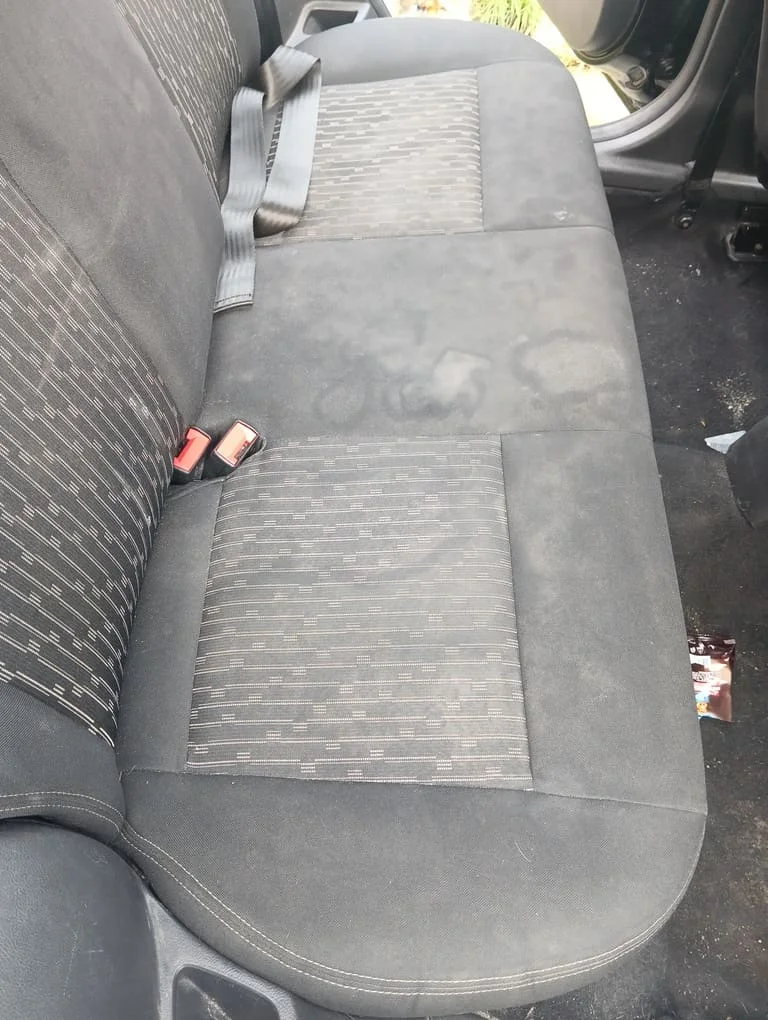 Banco do carro antes da higienização